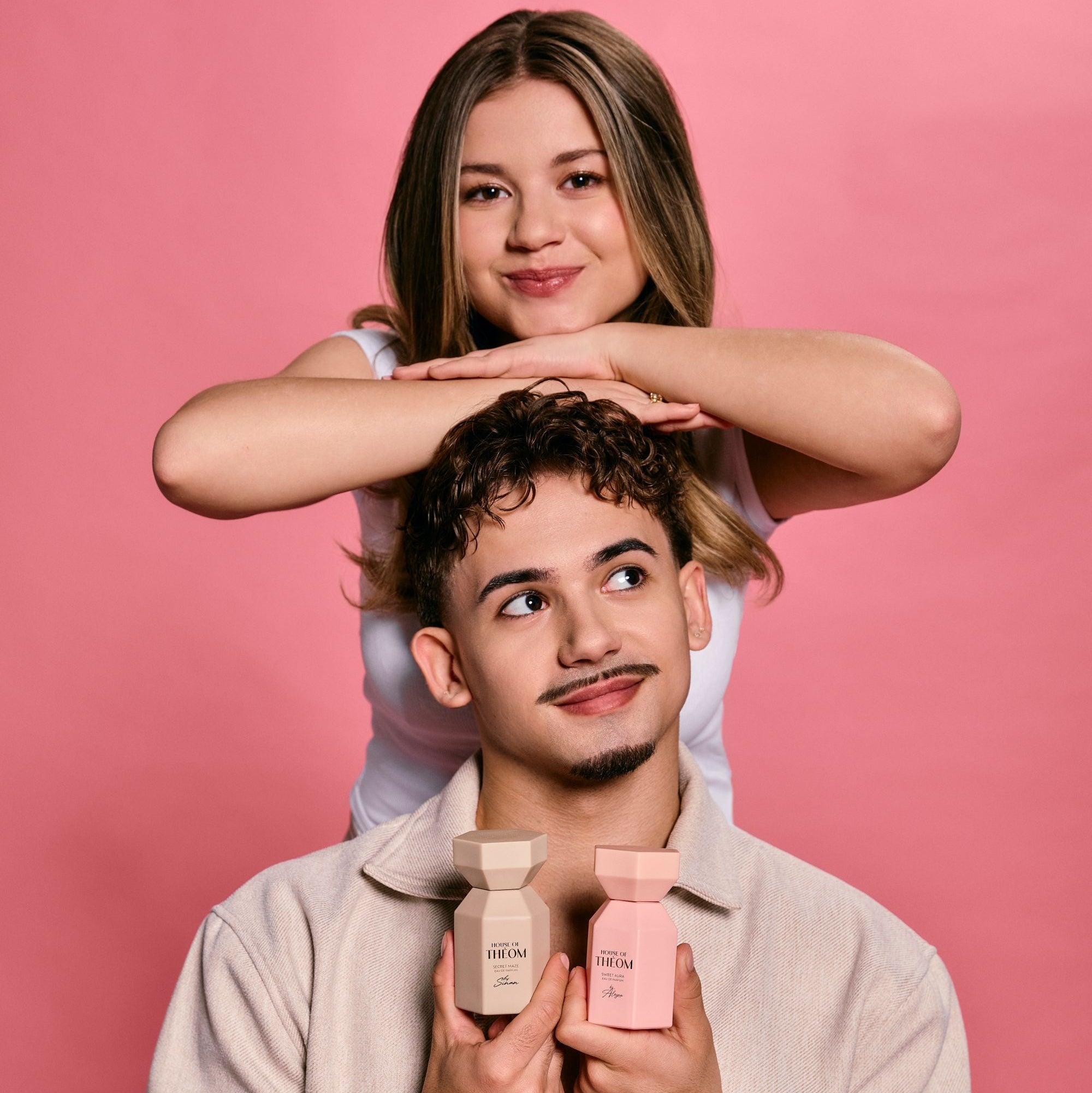 House of Thêom Parfum Sweet Aura by Aleyna Movez (@aleynamovezz) und Secret Maze by Sinan Movez (@sinanmovez)